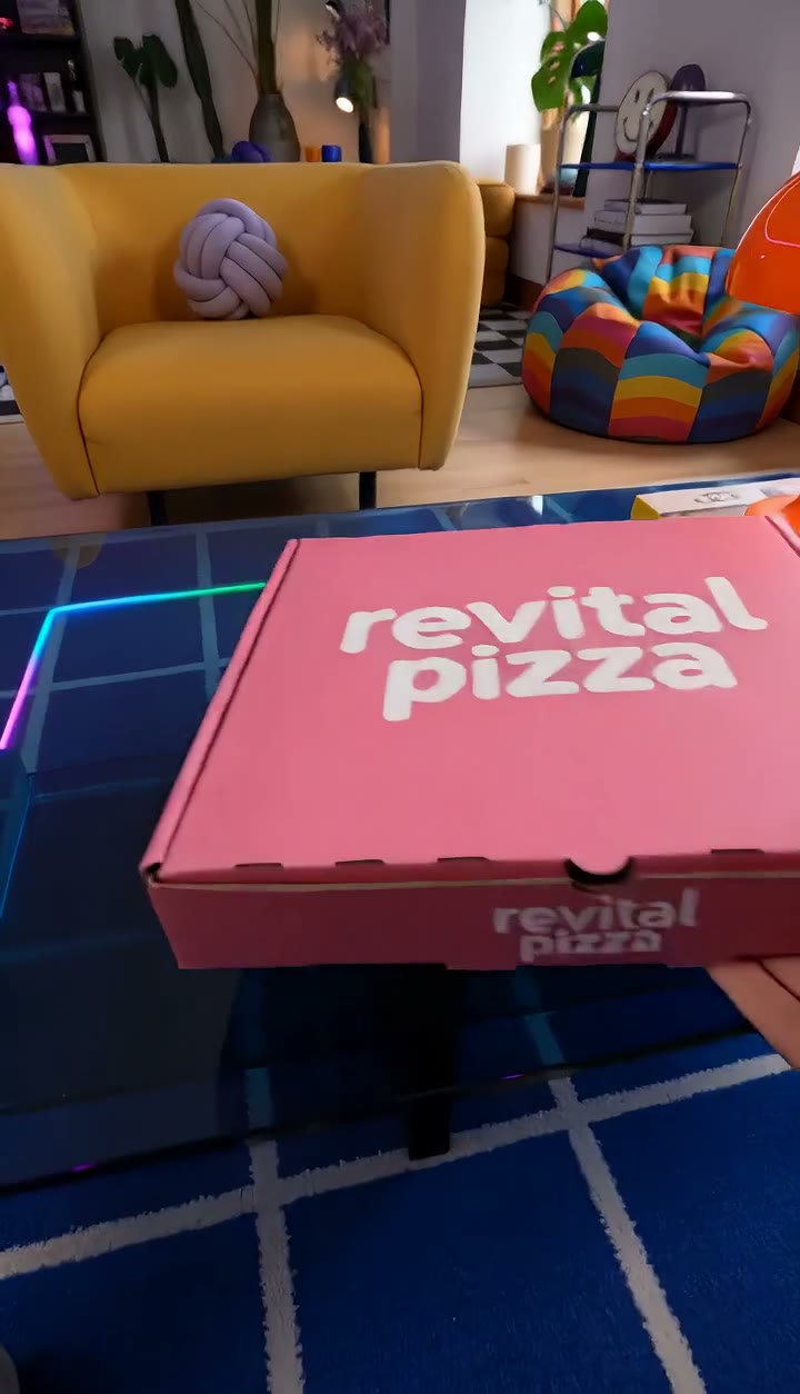 Unboxing ASMR: pizza box